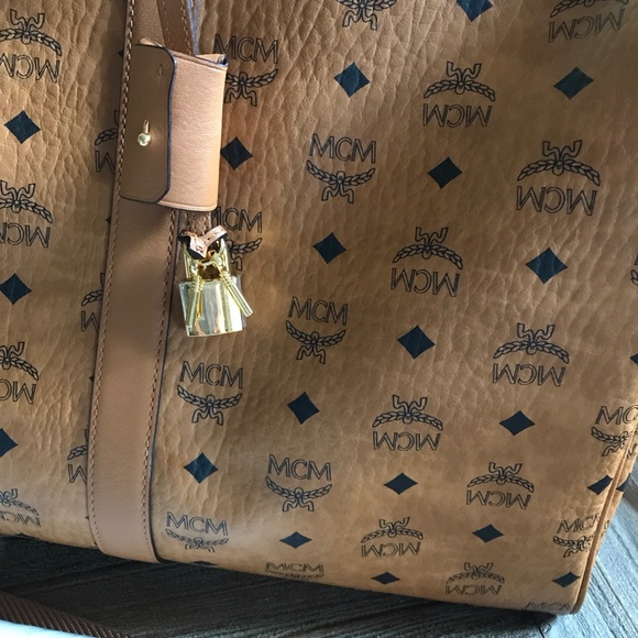 NWT MCM XL Duffle Bag - Picture 4 of 7